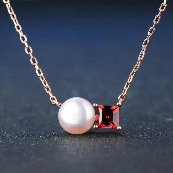 Rose Gold Clasp Pearl Necklace
