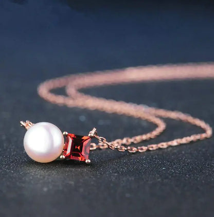 Rose Gold Clasp Pearl Necklace