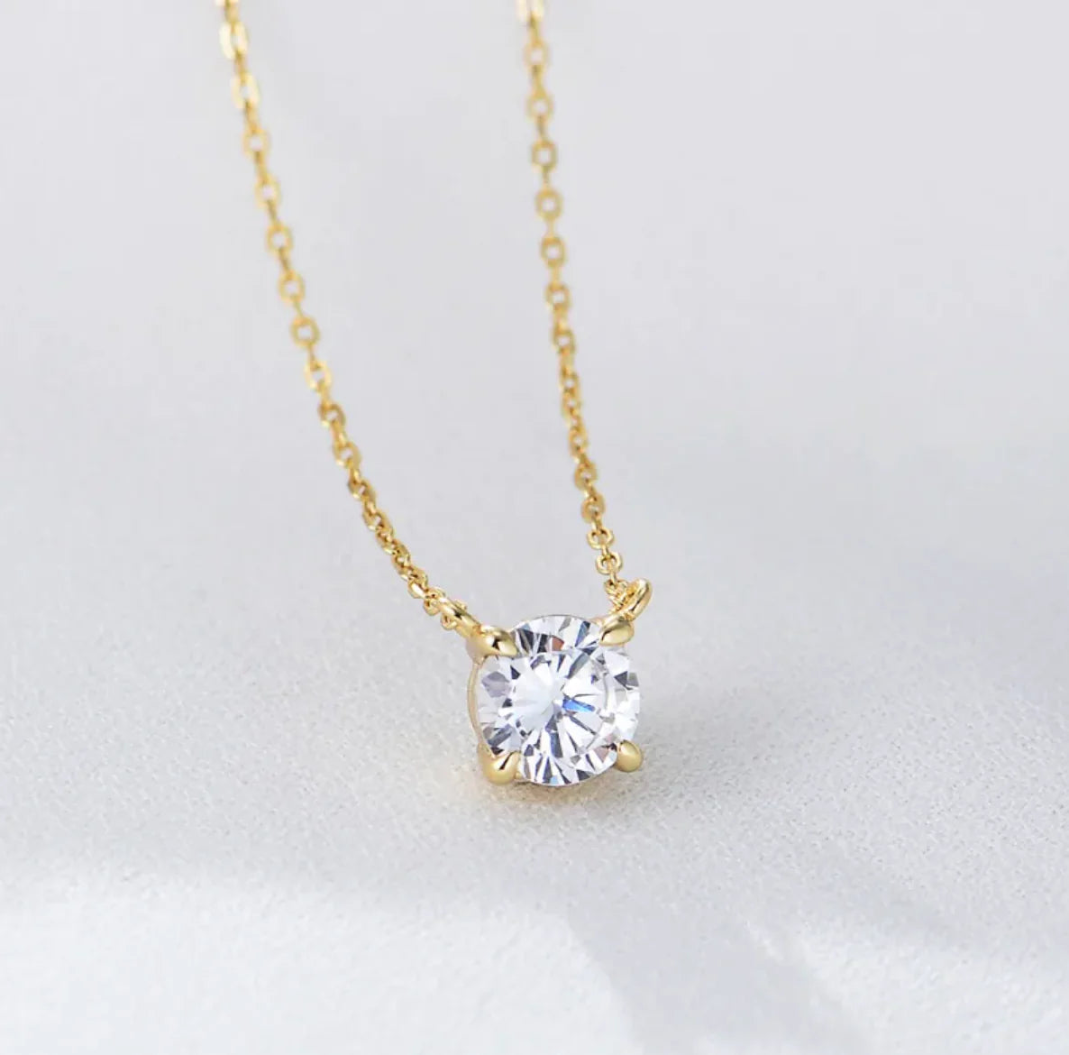 Zircon Round Pendant Necklace