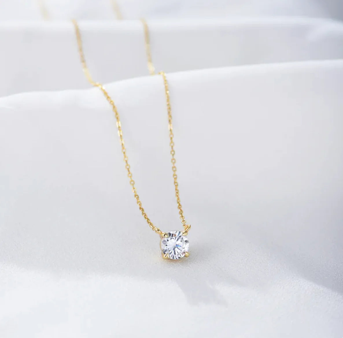 Zircon Round Pendant Necklace